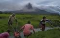 Εντυπωσιακές εικόνες από την έκρηξη του ηφαιστείου στις Φιλιππίνες. - Φωτογραφία 17