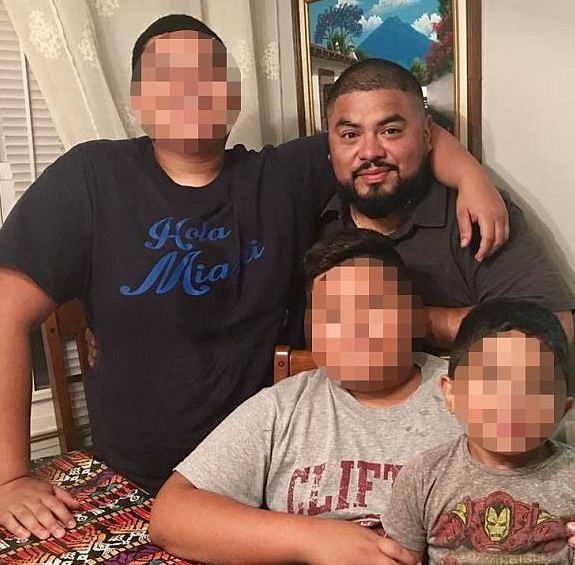 Έκανε διάρρηξη για να πιάσει «στα πράσα» τη γυναίκα του και κινδυνεύει με 20 χρόνια φυλακή - Φωτογραφία 4