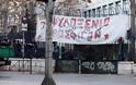 Συμπλοκή με μαχαίρια και σπαθιά σε υπό κατάληψη σχολείο από λαθρομετανάστες στην Αχαρνών - 4 τραυματίες,10 προσαγωγές - Φωτογραφία 2