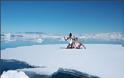 Jasmine Tooks - Josephine Skriver: Πόζαραν με μαγιό στην Ανταρκτική - Φωτογραφία 2