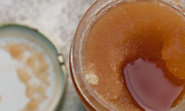 Μέλι που έχει ζαχαρώσει: Το κόλπο για να το ξανακάνετε λείο [photos+video] - Φωτογραφία 1