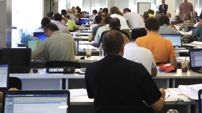 Έρχονται επώδυνες αλλαγές για 40.000 υπαλλήλους σε 14 ΔΕΚΟ - Φωτογραφία 1