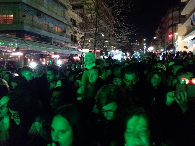 Θαλασσινό Καρναβάλι: Πραγματοποιήθηκε η συναυλία του Δημήτρη Μπάση στη Χαλκίδα (ΦΩΤΟ) - Φωτογραφία 2