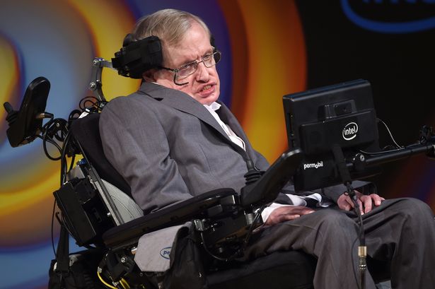Περίεργη θεωρία συνωμοσίας: Ο Stephen Hawking είναι νεκρός κι έχει αντικατασταθεί από σωσία! [video] - Φωτογραφία 1