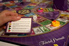Trivial Pursuit. Ο «βασιλιάς των επιτραπέζιων» δημιουργήθηκε από δυο φίλους που έπαιζαν Scrabble
