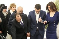 Στα μπλε η Νοτοπούλου δίπλα στον Τσίπρα στην τελετή θεμελίωσης του Μουσείου Ολοκαυτώματος