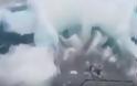 Βίντεο: Γιγάντιο κύμα καταπίνει πλοίο του πολεμικού ναυτικού της Νέας Ζηλανδίας