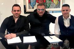 Δισκογραφική μεταγραφή για τον Αντώνη Ρέμο  #kalimera #olimera #music #Radio #grxpress #gossip #celebritiesnews