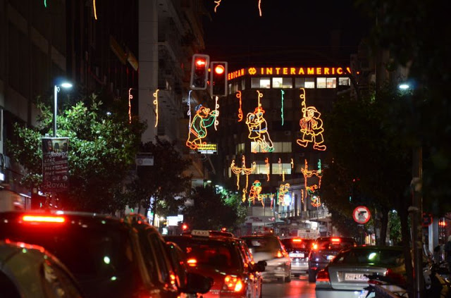 Πάτρα: Αναψε ο καρναβαλικός διάκοσμος (φωτο) - Φωτογραφία 3