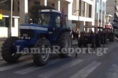 Λαμία: Με τα τρακτέρ στο κέντρο της πόλης - Έκλεισαν πάλι την εθνική οδό [photo+video]