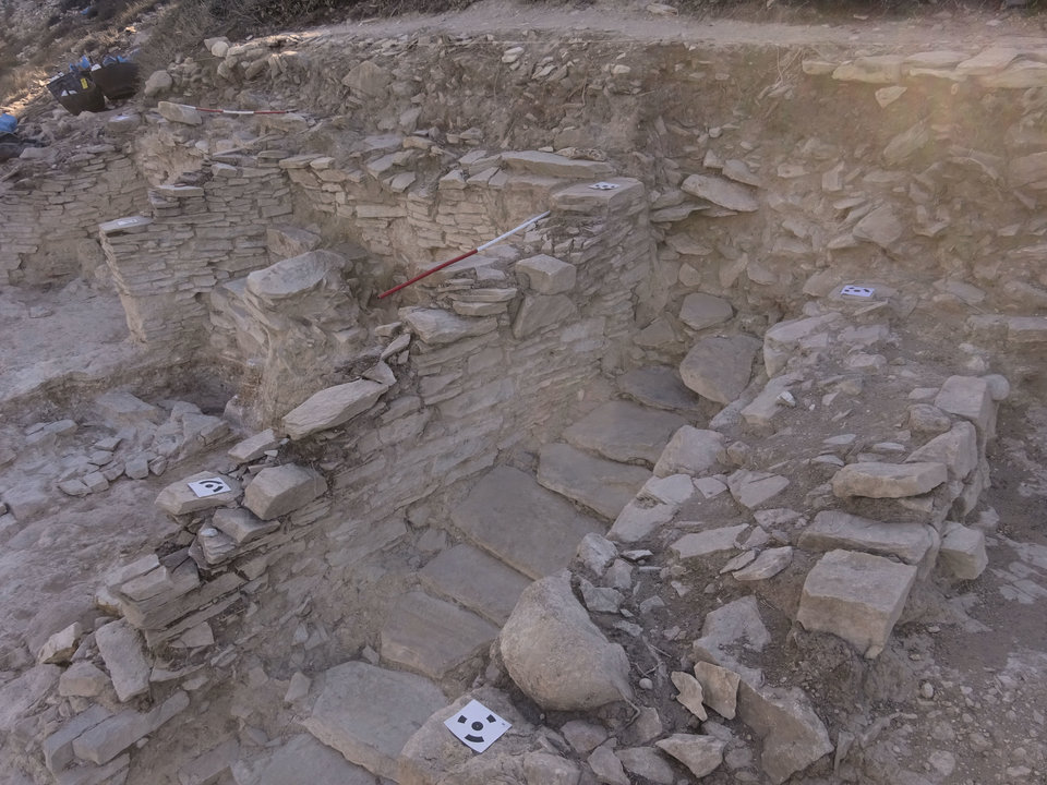 Στη σκιά της Πυραμίδας των Κυκλάδων: O αρχαιολόγος Michael Boyd μιλά για το επιβλητικό μνημείο στην Κέρο - Φωτογραφία 5