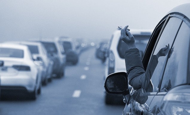 Eγκύκλιος: Πρόστιμα μέχρι και 1.500 ευρώ σε οδηγούς που καπνίζουν με παιδιά στο αυτοκίνητο - Φωτογραφία 1