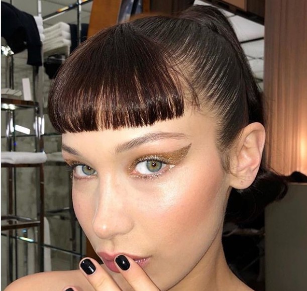 Weekend Makeup Inspo: Το χρυσό cat eye look της Bella Hadid - Φωτογραφία 2