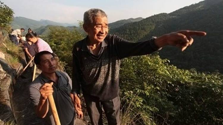 Ο άντρας που έσωσε το χωριό του από ξηρασία και ερήμωση σκάβοντας για 36 χρόνια! - Φωτογραφία 2