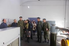 Επίσκεψη της Ειδικής Γραμματέα ΥΠΕΘΑ Καλλιόπης Παπαλεωνίδα στο εργοστάσιο 301ΕΒ