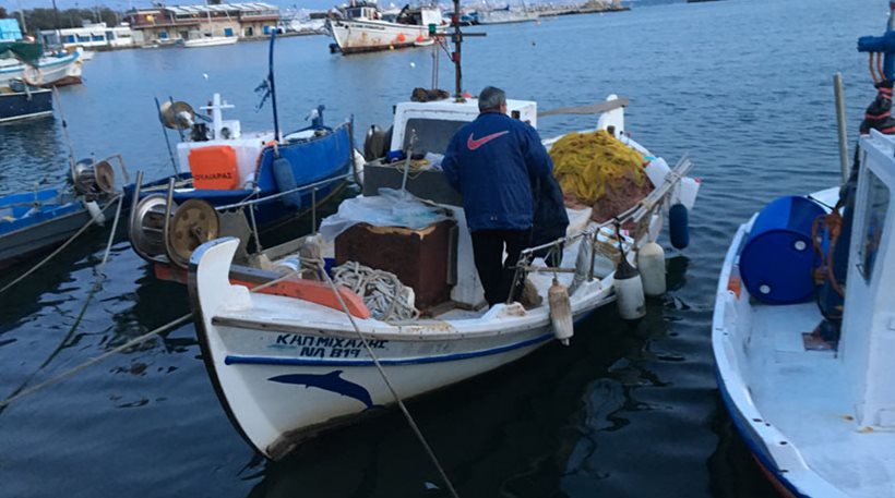 Σαρωνικός «SOS» από τους αλιείς: Είμαστε με τρία ευρώ στην τσέπη, δεν μας αφήνουν να ψαρέψουμε! - Φωτογραφία 1