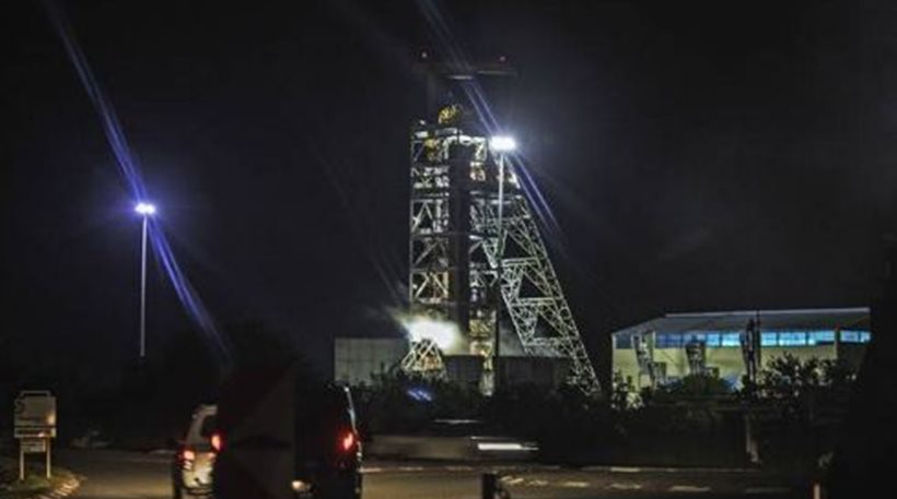 Νότια Αφρική: Σώοι βγήκαν από τις στοές χρυσωρυχείου όπου είχαν εγκλωβιστεί οι 950 εργάτες - Φωτογραφία 1