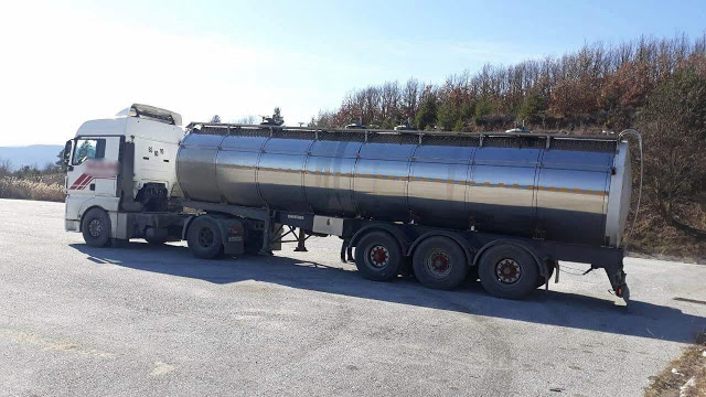 Eξαρθρώθηκε σπείρα που έφερνε από τη Βουλγαρία χημικά προϊόντα για νόθευση καυσίμων (φωτογραφίες) - Φωτογραφία 1