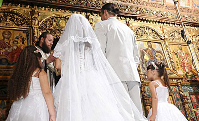 ΚΟΛΑΣΗ – Η Πατρινιά που τρέλανε κόσμο με την παρουσία της σε γάμο - Φωτογραφία 1