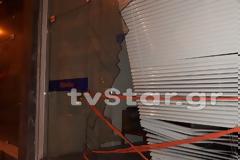 Ξημερώματα στη Λαμία: Οδηγός αγροτικού τα έκανε γυαλιά καρφιά [photos]