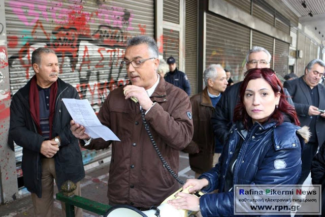 Φωτογραφίες και βίντεο της κινητοποίησης του Συλλόγου ΑΞ.Ι.Α έξω από το Υπουργείο Εργασίας - Φωτογραφία 27