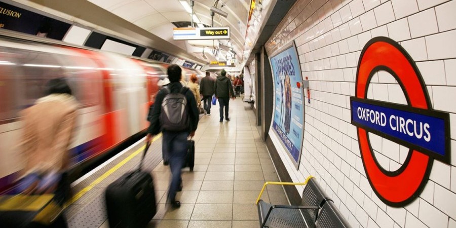 Επικίνδυνος για την ακοή ο θόρυβος του μετρό του Λονδίνου - Φωτογραφία 1
