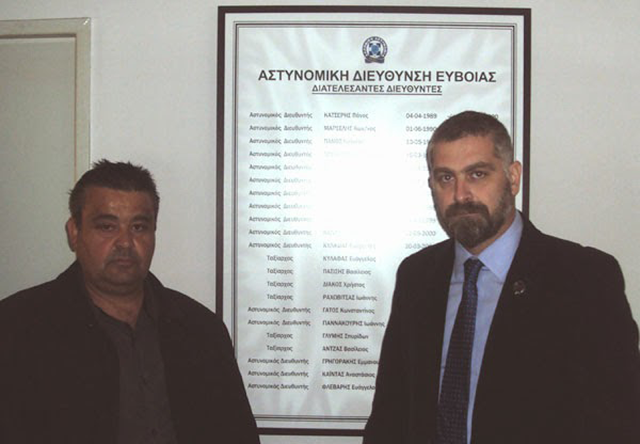 Δικαστήρια Χαλκίδας: Αθωώθηκαν οι Χρυσαυγίτες που συνελήφθησαν το 2013 με κράνη, κοντάρια και ασπίδες στα γραφεία της Χρυσής Αυγής - Μάρτυρες στη δίκη δεκάδες αστυνομικοί! (ΦΩΤΟ & ΒΙΝΤΕΟ) - Φωτογραφία 11