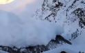 Συγκλονιστικό βίντεο: Τεράστια χιονοστιβάδα καταπίνει μέσα σε ένα λεπτό ένα χωριό στην Ελβετία