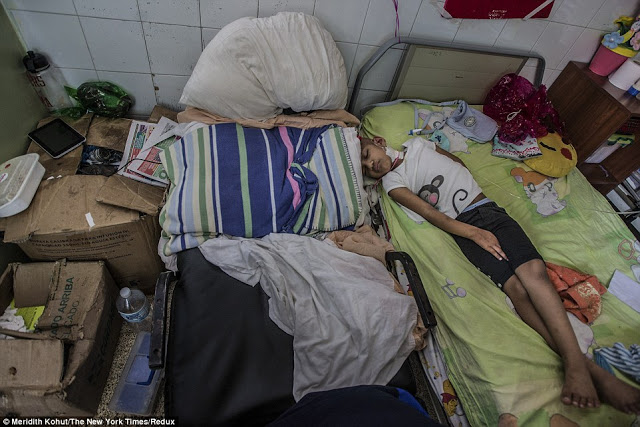Σοκαριστικές εικόνες από το νοσοκομείο στη Βενεζουέλα: Παιδιά πεθαίνουν και οι γιατροί δεν έχουν εργαλεία [photos] - Φωτογραφία 2