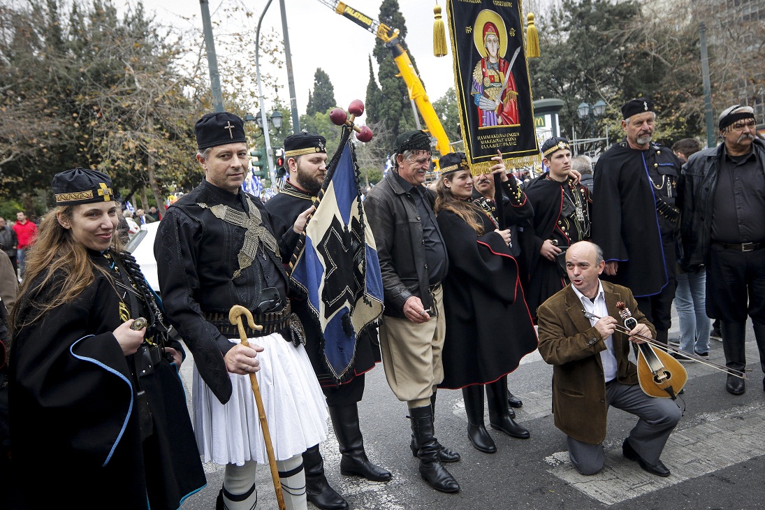 Βίντεο: Εν μέσω αποθέωσης και υπό το «Μακεδονία Ξακουστή» η αλλαγή φρουράς στο Σύνταγμα - Φωτογραφία 5