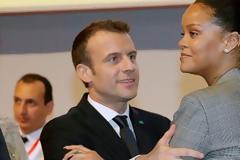 Η Rihanna «πολιορκεί» παγκόσμιους ηγέτες να στηρίξουν οικονομικά την εκπαίδευση των παιδιών #grxpress #gossip #celebritiesnews