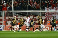 Ολυμπιακός-ΑΕΚ 1-2: Ανατροπή από την Ένωση στη μάχη για τον τίτλο!