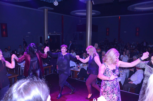 Πολύ όμορφη η Χοροεσπερίδα του συλλόγου ΠΡΟΔΡΟΜΙΤΩΝ Ξηρομέρου στα «Αγρίμια» (ΦΩΤΟ-ΒΙΝΤΕΟ) - Φωτογραφία 57