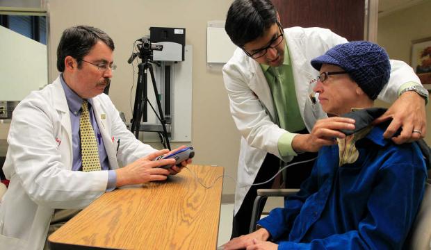 Ξεκινούν τα πρώτα τεστ του «βηματοδότη» εγκεφάλου σε ασθενείς με Αλτσχάιμερ - Φωτογραφία 1