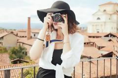 Το βίντεο που αποδεικνύει ότι όλοι οι τουρίστες ποστάρουν τα ίδια στο Instagram (vid)