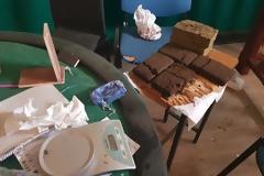Σύζυγος αστυνομικού συνελήφθη για τα ναρκωτικά στο καφενείο (βίντεο)