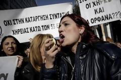 Συντάξεις λόγω Θανάτου (Χηρείας):Δικαίωμα στην Αξιοπρέπεια...