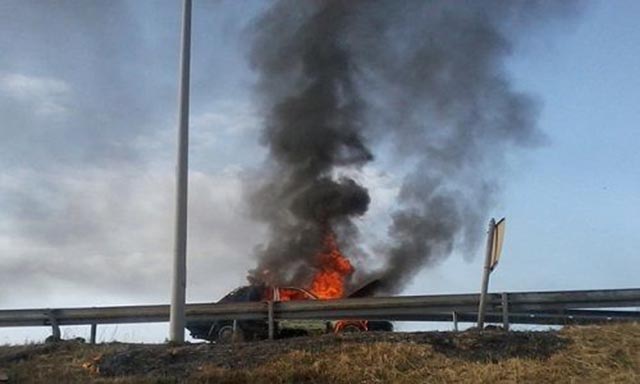 Φωτιά σε αυτοκίνητο στην Ιόνια Οδό (43ο χλμ. Άρτας – Ιωαννίνων) – Διεκόπη η κυκλοφορία στο ρεύμα προς Ιωάννινα - Φωτογραφία 1