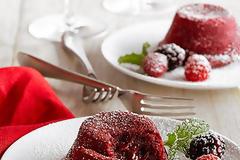 Red velvet lava cake