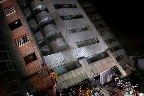 Δεν σταματά να τρέμει η Ταϊβάν! Νέος σεισμός 5,7 Ρίχτερ - Αποκαλύπτονται τα πτώματα κάτω από τα συντρίμμια - 7 νεκροί και 64 αγνοούμενοι [photos+video] - Φωτογραφία 4