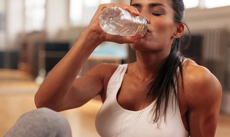 Πέντε πράγματα που θα σου συμβούν αν αρχίσεις να πίνεις περισσότερο νερό - Φωτογραφία 1