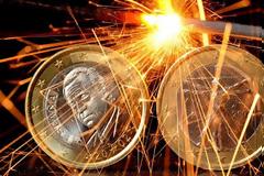 OI ANIΣΟΡΡΟΠΙΕΣ ΑΠΕΙΛΟΥΝ ΤΗ ΣΥΝΟΧΗ ΤΗΣ ΕΥΡΩΖΩΝΗΣ