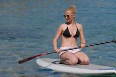 Ν. Μπουλέ: Τα πρώτα μπάνια στη Μύκονο!