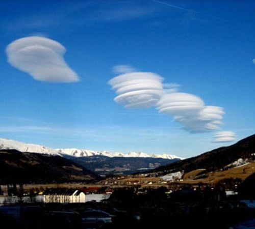 ΑΠΙΣΤΕΥΤΕΣ ΦΩΤΟ: Σύννεφα που μοιάζουν με... UFO! - Φωτογραφία 6