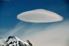 ΑΠΙΣΤΕΥΤΕΣ ΦΩΤΟ: Σύννεφα που μοιάζουν με... UFO!