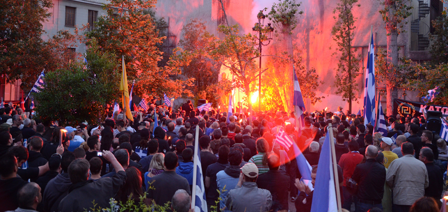 Περισσότεροι από 5.000 οπαδοί της Χρυσής Αυγής στο κέντρο της Αθήνας για την Άλωση - Φωτογραφία 2