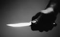 40χρονος αποπειράθηκε να αυτοκτονήσει καρφώνοντας ένα μαχαίρι στο λαιμό του