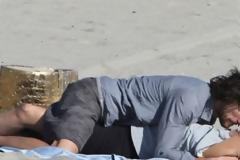 ΔΕΙΤΕ: Η Sharon Stone ζει τον έρωτα της με το μοντέλο από την Βραζιλία!