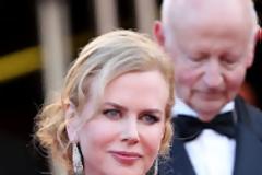 Είχε... ψύχρα στις Κάννες.. ε Νικόλ ?