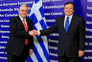 Reuters: Με παρέμβαση Παπαδήμου η απειλή Μπαρόζο για έξοδο της Ελλάδας από το ευρώ - Φωτογραφία 1